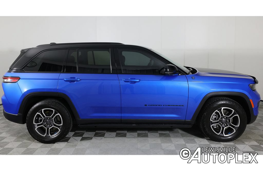 Used 2022 Jeep Grand Cherokee Trailhawk w/ Advanced Protech Group II AWD/4WD image 4