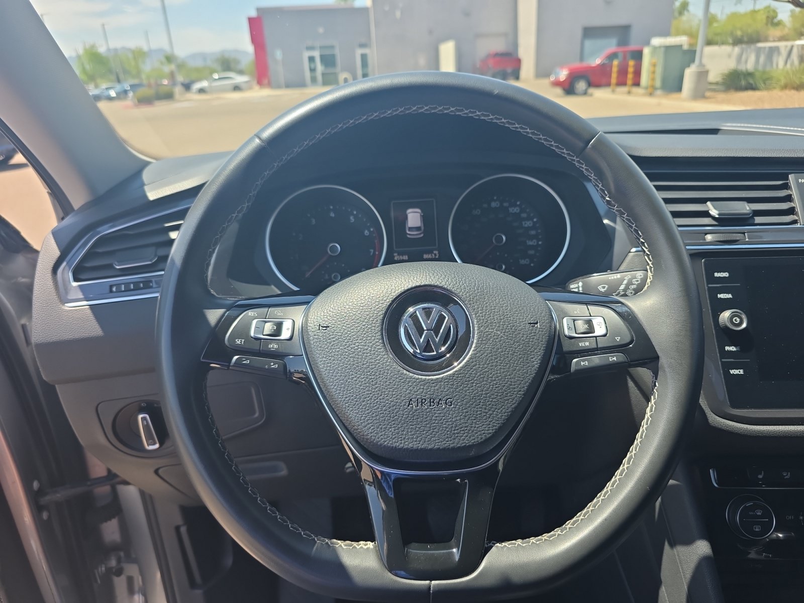 Used 2021 Volkswagen Tiguan SE FWD image 9