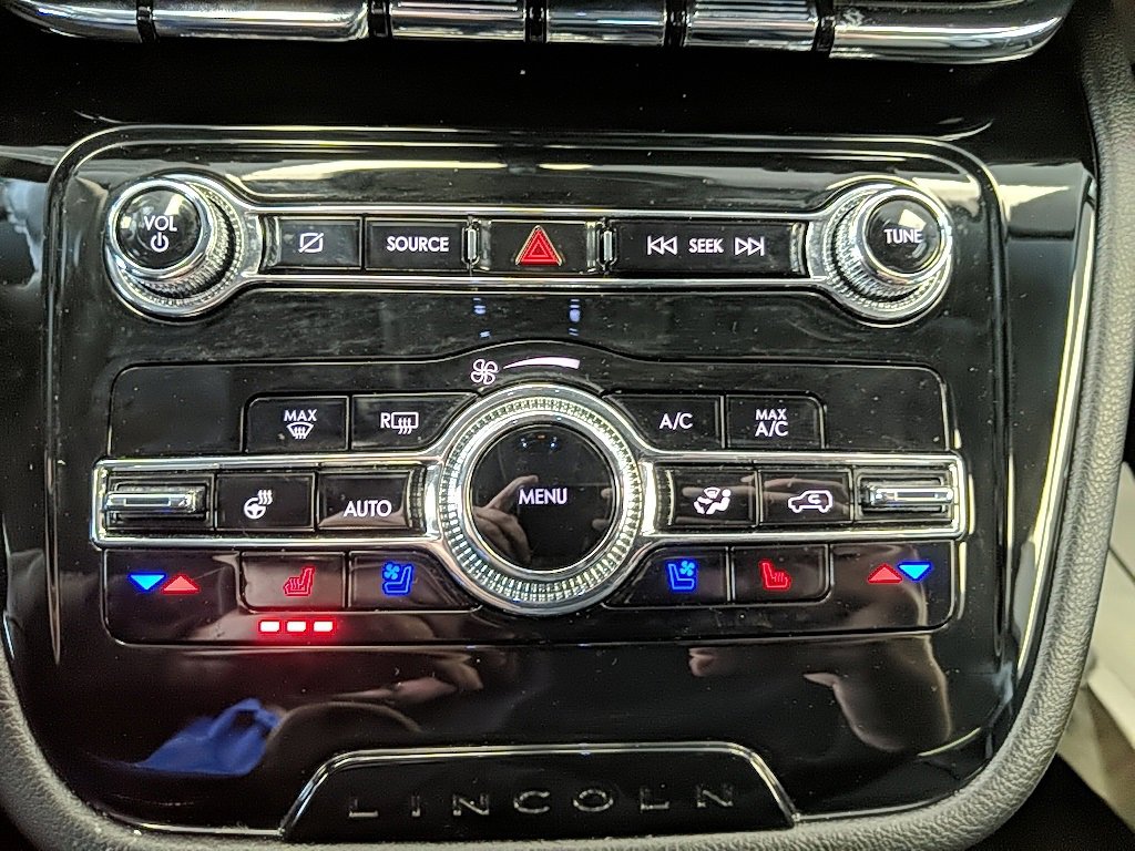 Used 2022 Lincoln Corsair AWD w/ Equipment Group 101A image 20