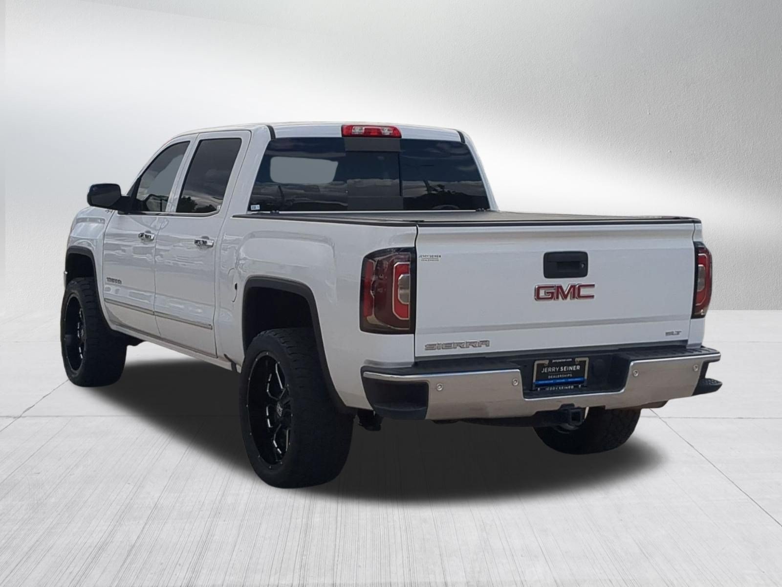 Used 2018 GMC Sierra 1500 SLT w/ SLT Preferred Package AWD/4WD image 3