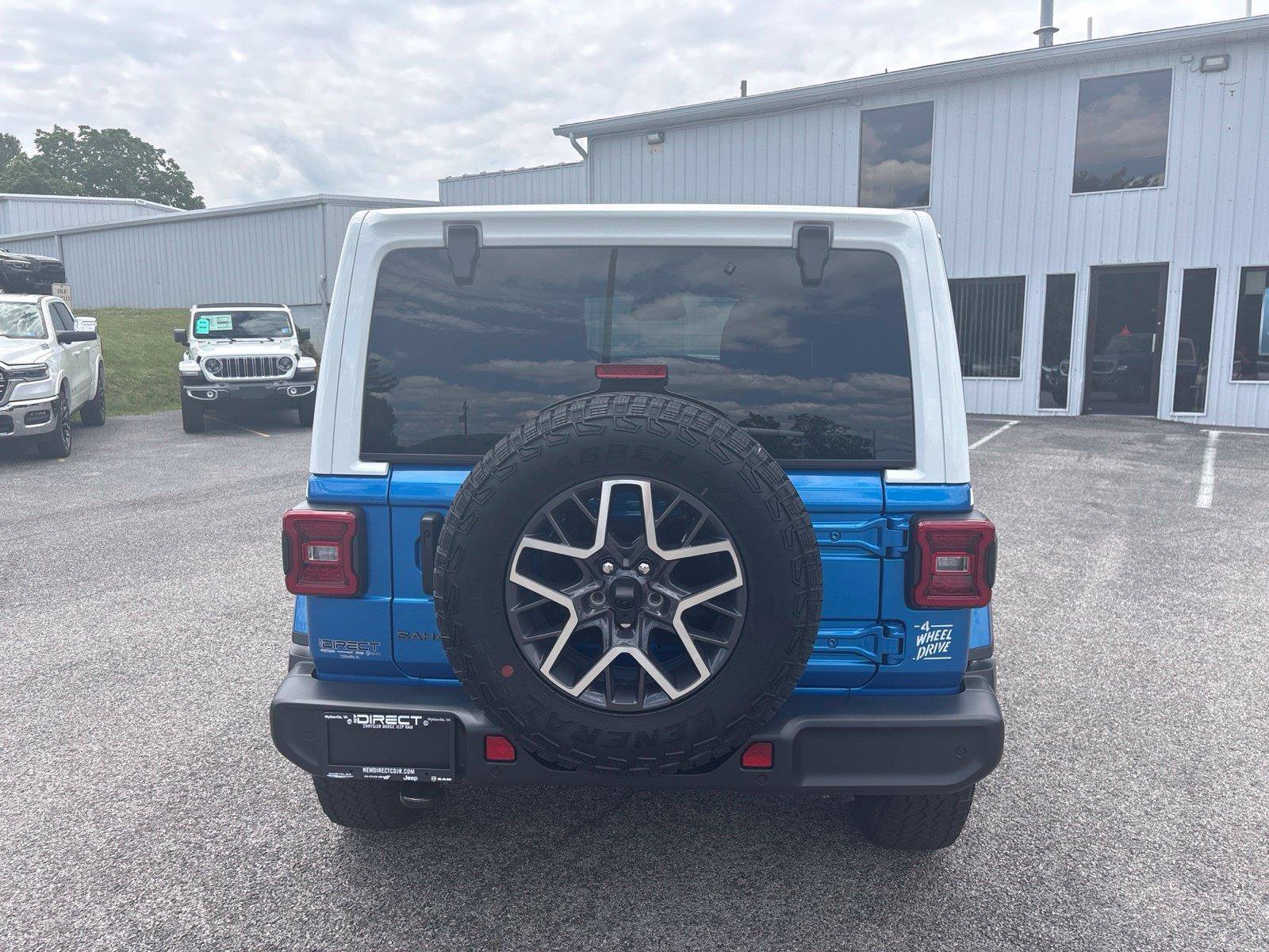 New 2026 Jeep Wrangler Unlimited Sahara w/ Whitecap Package AWD/4WD image 5
