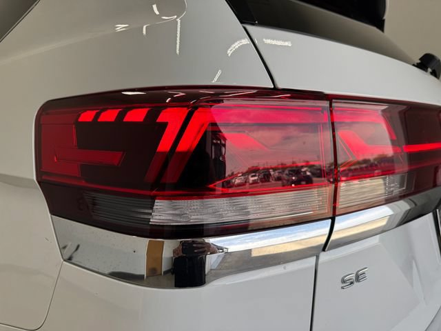 Used 2024 Volkswagen Atlas SE w/ Panoramic Sunroof Package FWD image 34