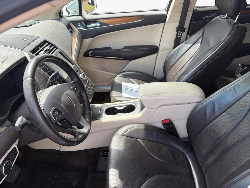 Used 2015 Lincoln MKC FWD w/ Equipment Group 102A Reserve image 11