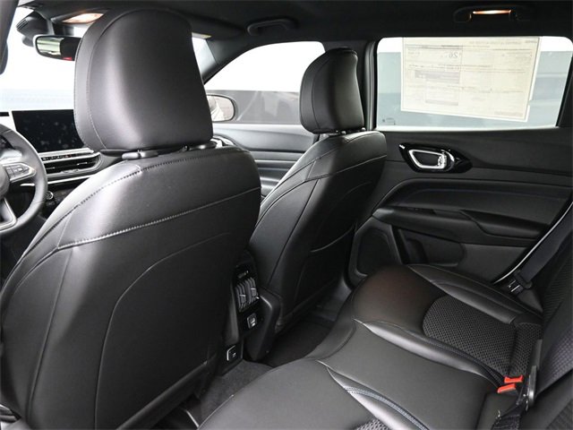 New 2026 Jeep Compass Latitude image 17