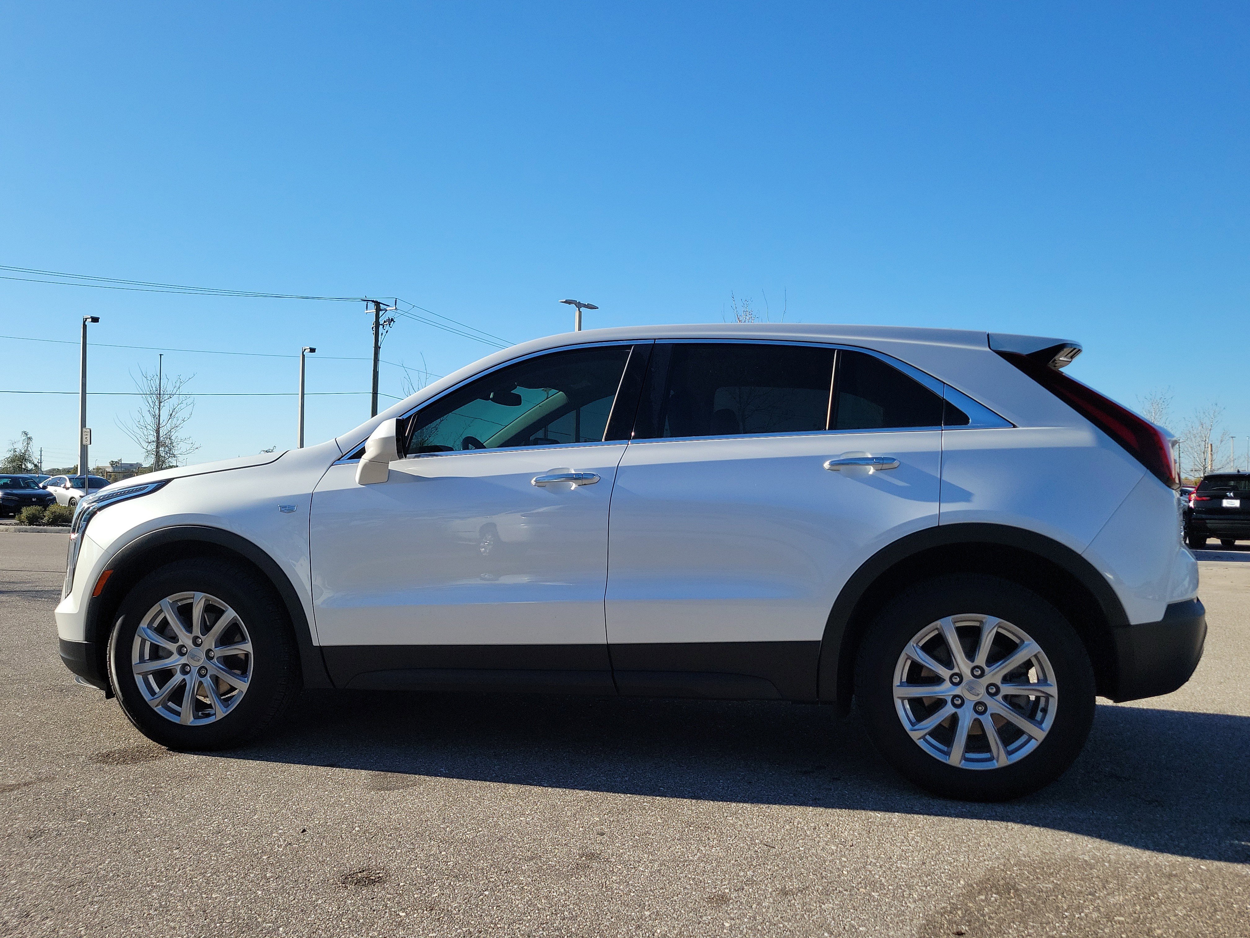 Used 2021 Cadillac XT4 Luxury w/ Driver Awareness Package image 6