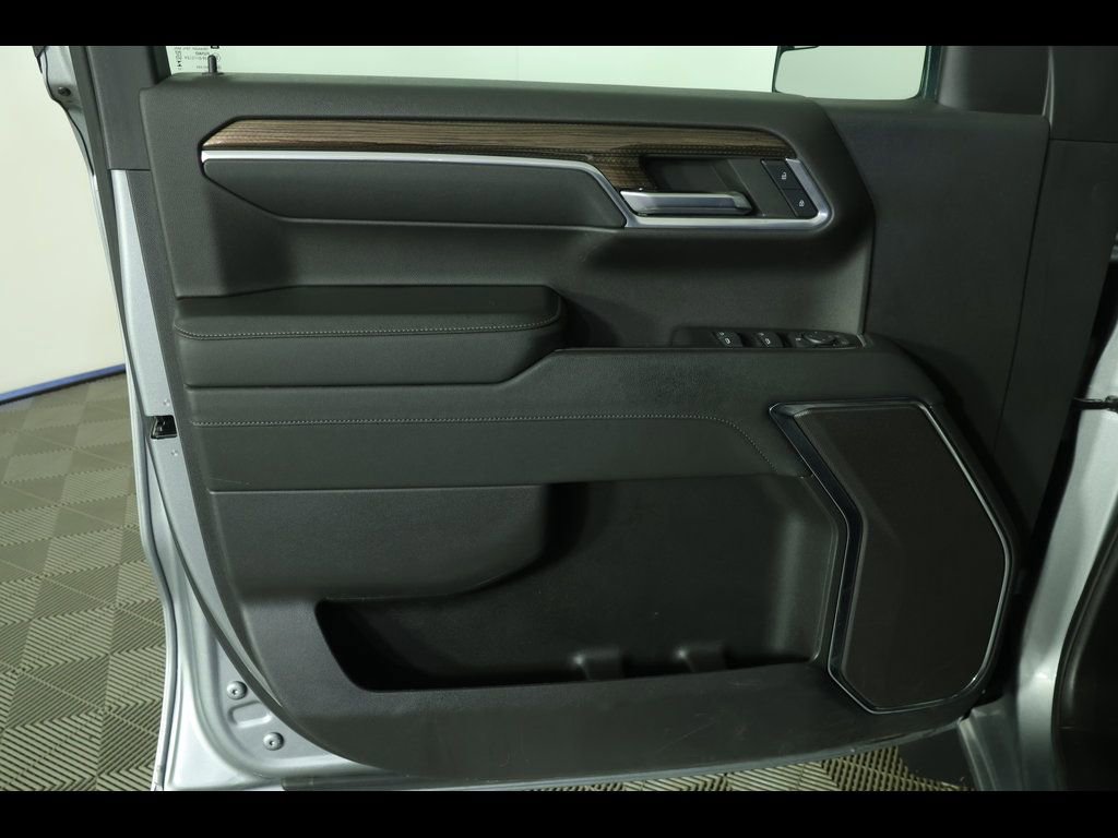 Used 2023 Chevrolet Silverado 1500 LT AWD/4WD image 22