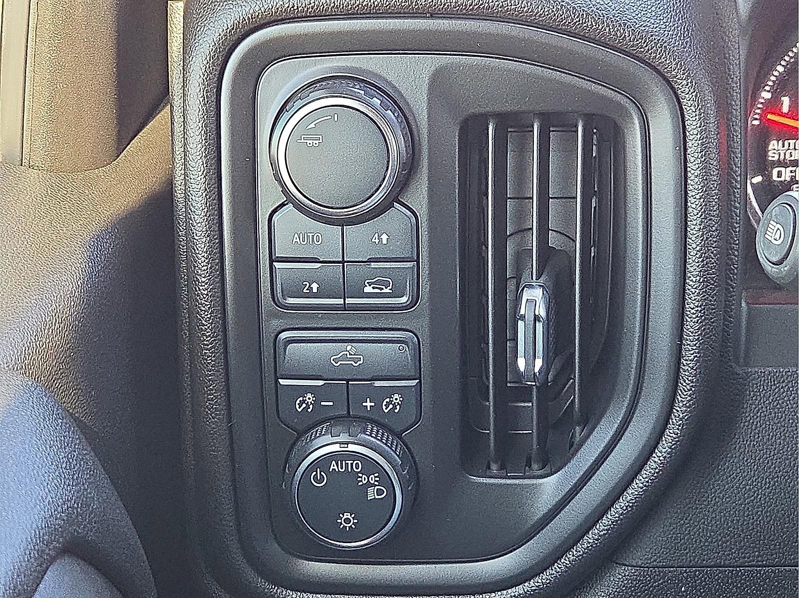 Used 2024 Chevrolet Silverado 1500 Custom image 20