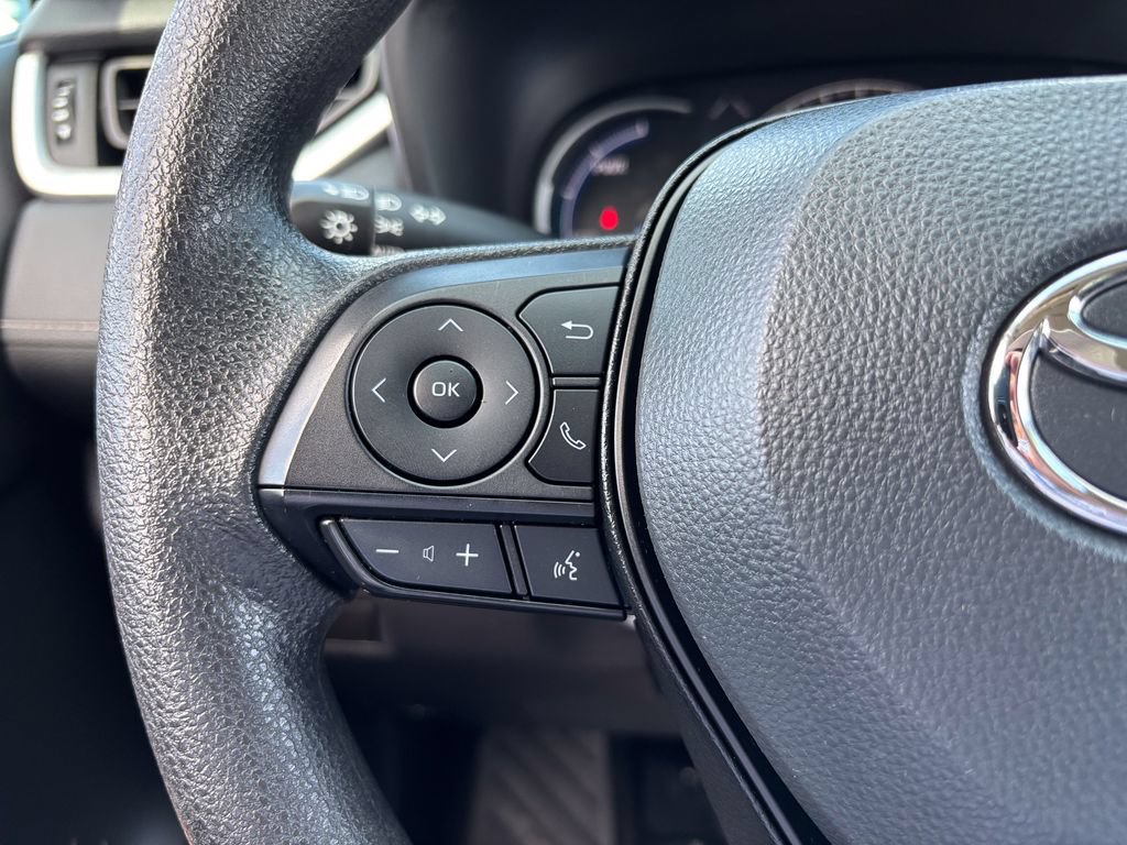 Used 2025 Toyota RAV4 XLE AWD/4WD image 25