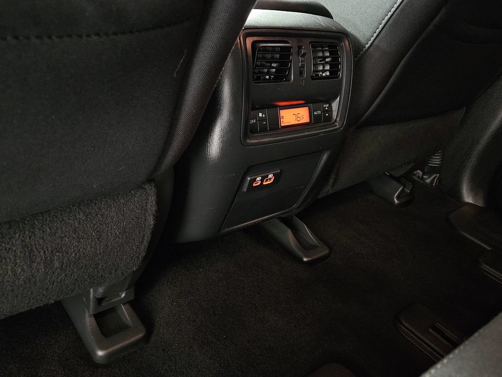 Used 2020 Nissan Pathfinder SV AWD/4WD image 25