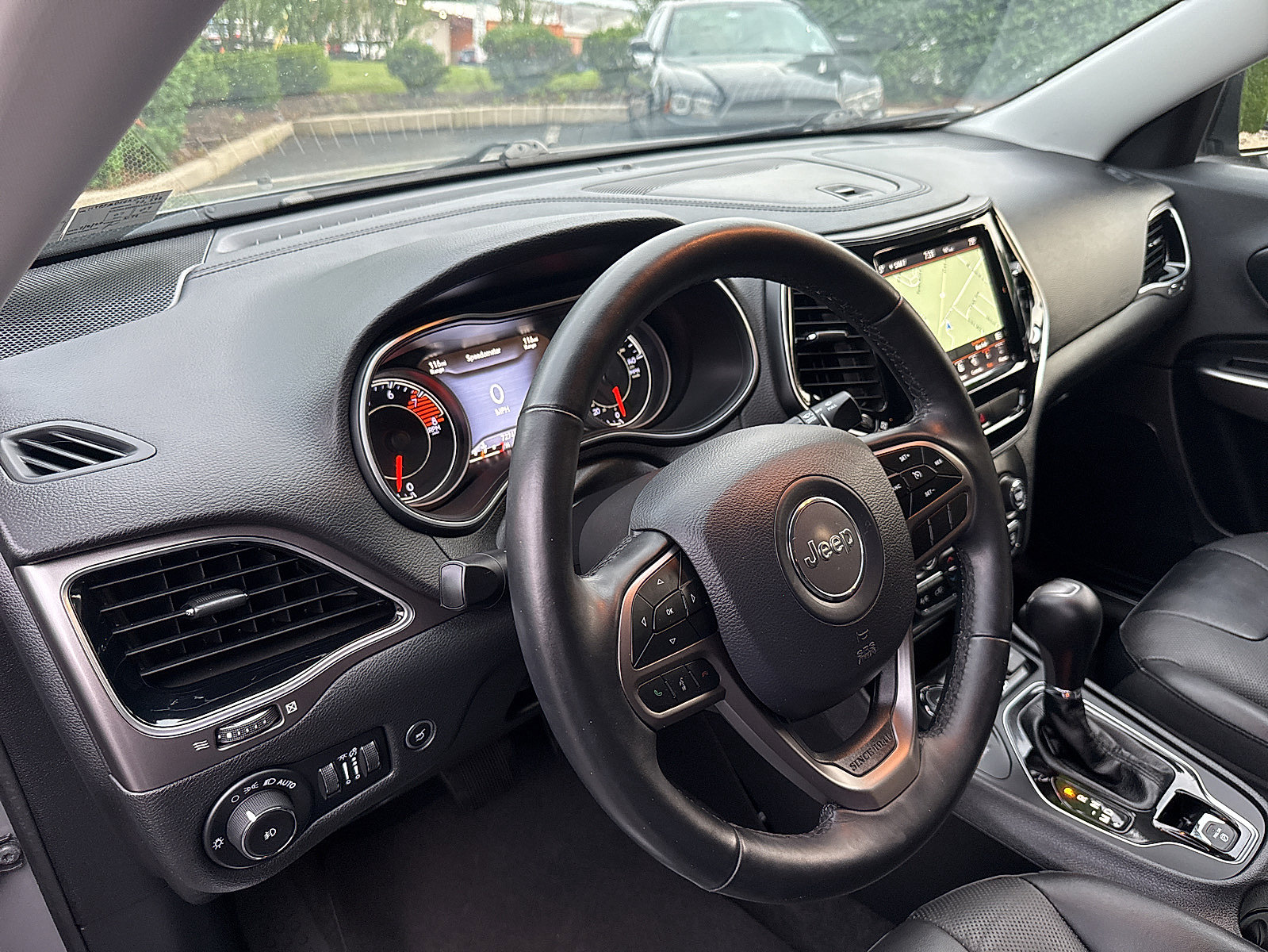 Used 2019 Jeep Cherokee Limited w/ Trailer Tow Group AWD/4WD image 36