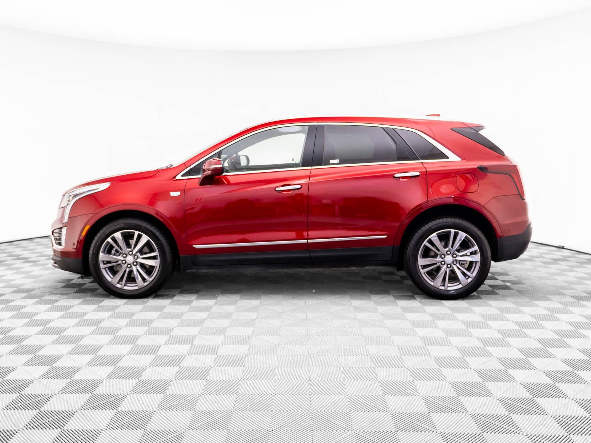Certified 2026 Cadillac XT5 Premium Luxury w/ Driver Assist Package AWD/4WD image 2