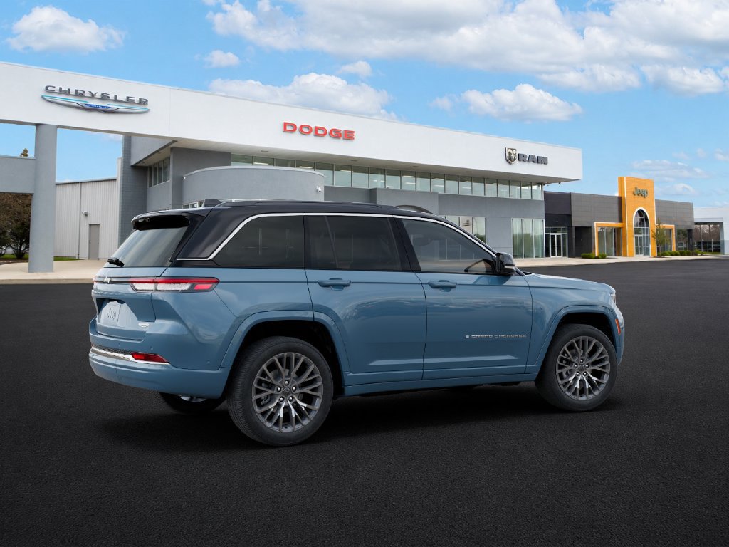 New 2027 Jeep Grand Cherokee Summit w/ Adv Protech Group IV AWD/4WD image 4