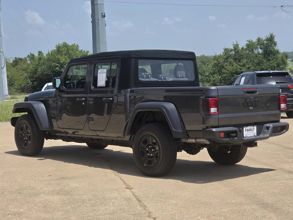 Used 2024 Jeep Gladiator Sport AWD/4WD image 4
