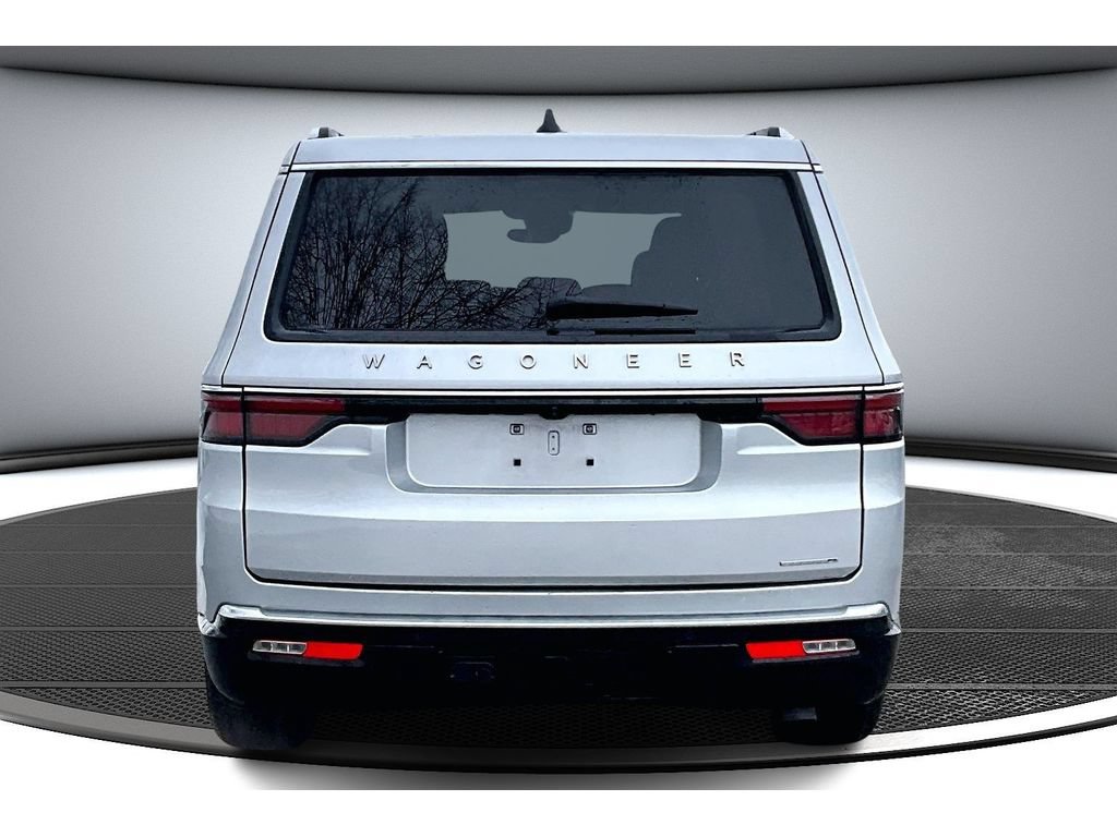 Used 2024 Jeep Wagoneer Series III AWD/4WD image 6