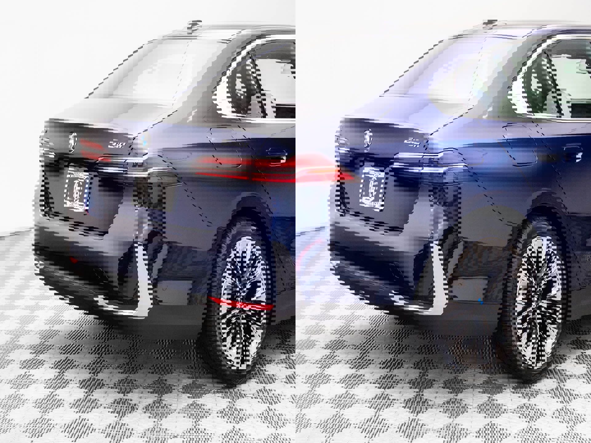 New 2026 BMW 530i xDrive image 33