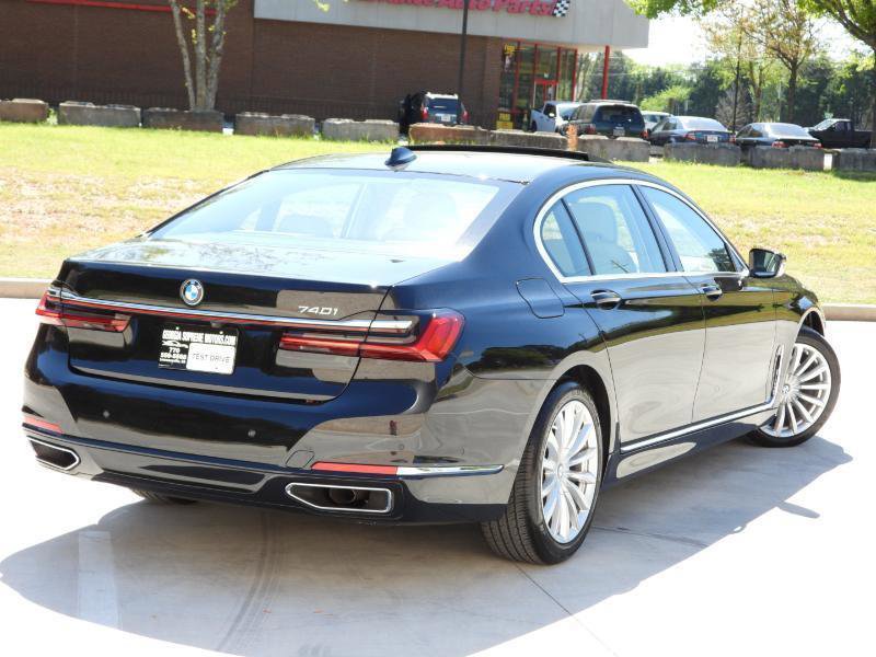 Used 2021 BMW 740i w/ Premium Package image 11
