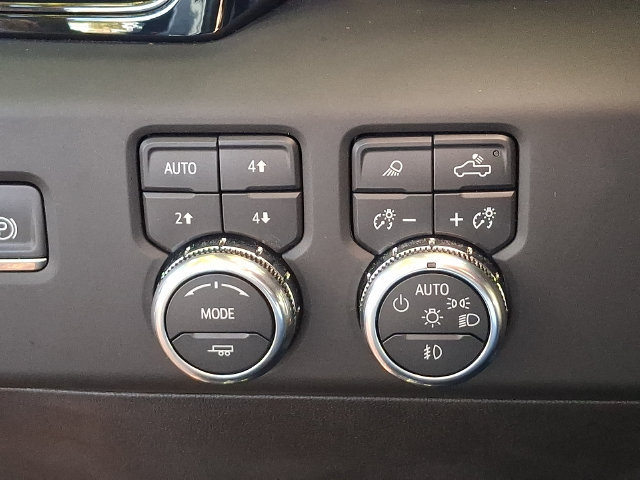Used 2024 GMC Sierra 1500 AT4 w/ Technology Package AWD/4WD image 24