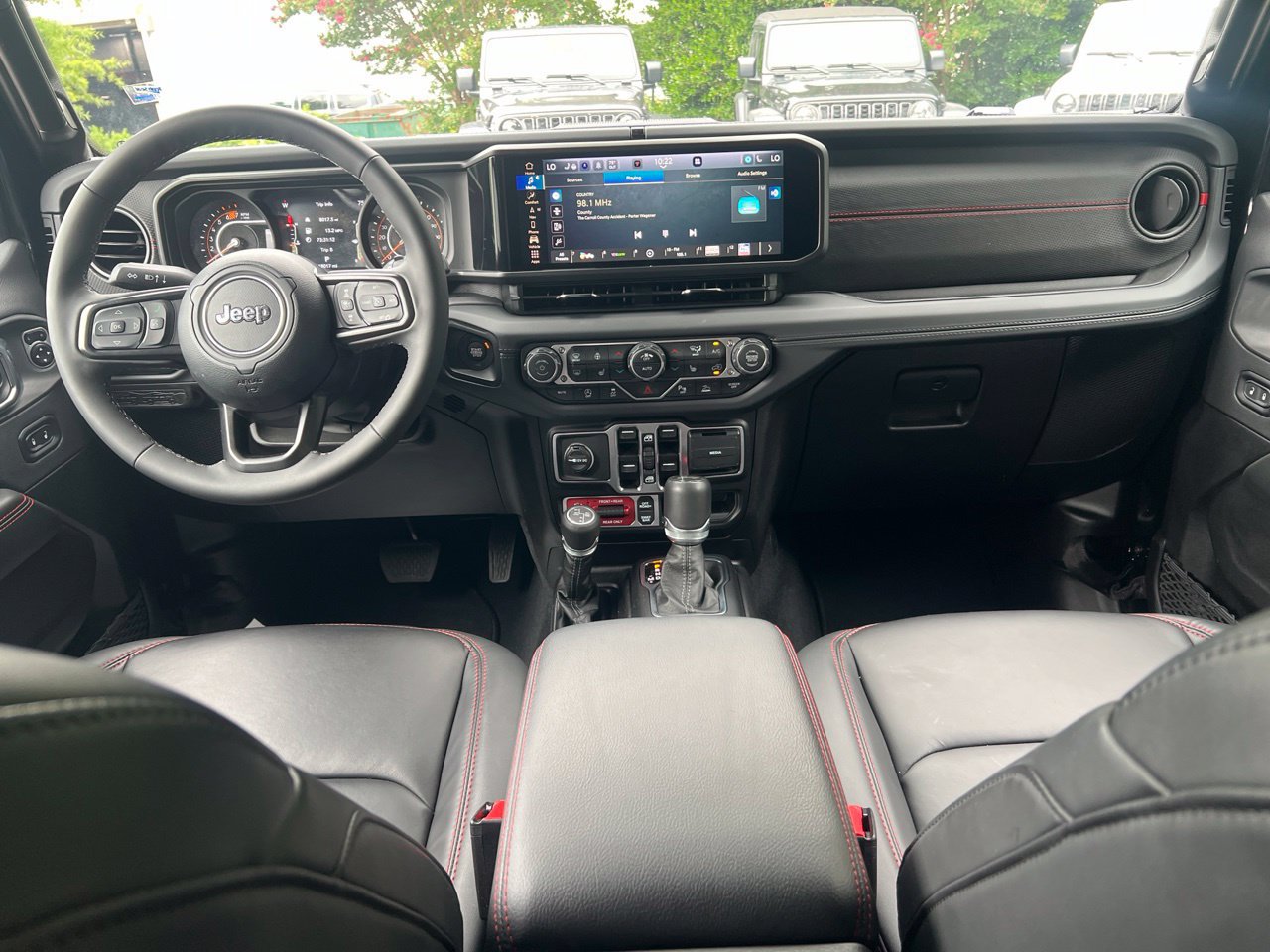 Used 2026 Jeep Wrangler Unlimited Rubicon AWD/4WD image 17