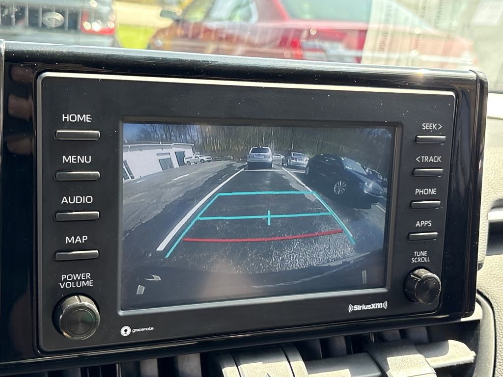 Used 2021 Toyota RAV4 LE AWD/4WD image 14