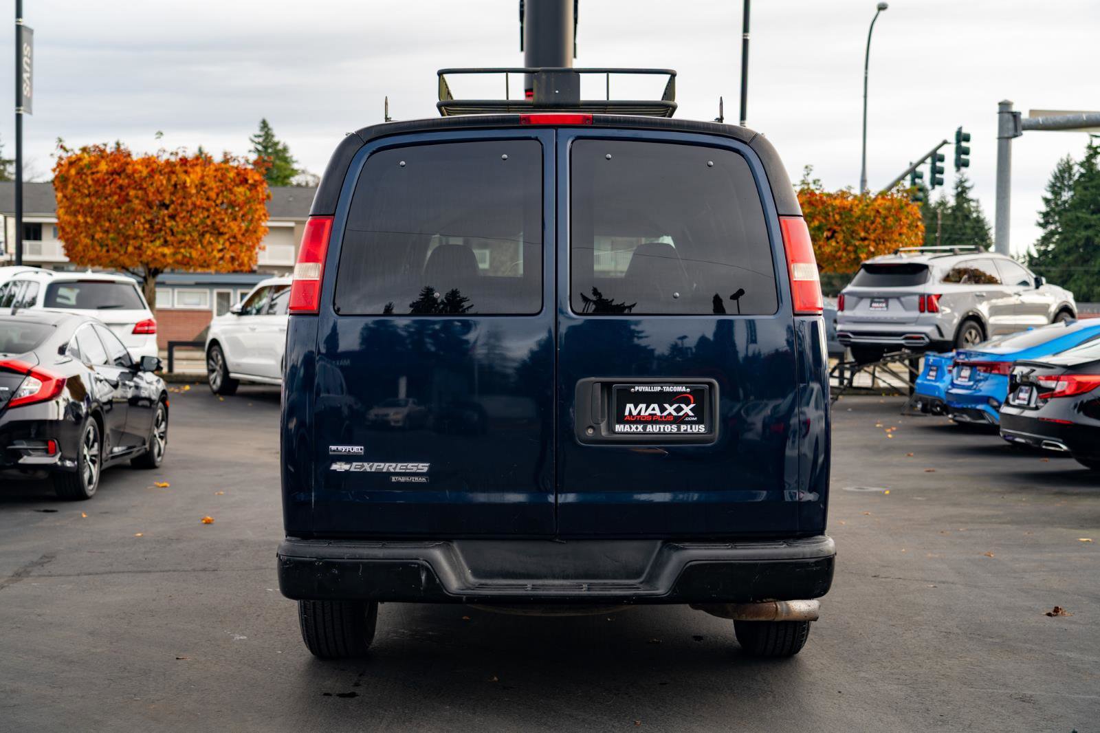 Used 2009 Chevrolet Express 1500 Passenger image 8