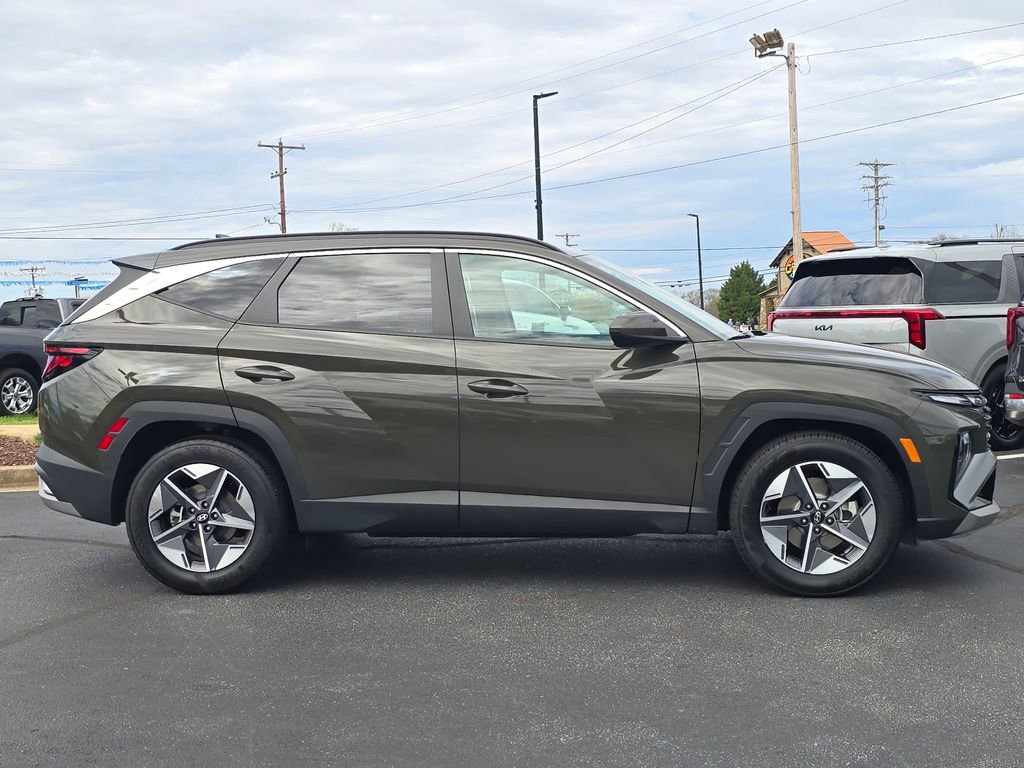 Used 2025 Hyundai Tucson SEL image 2