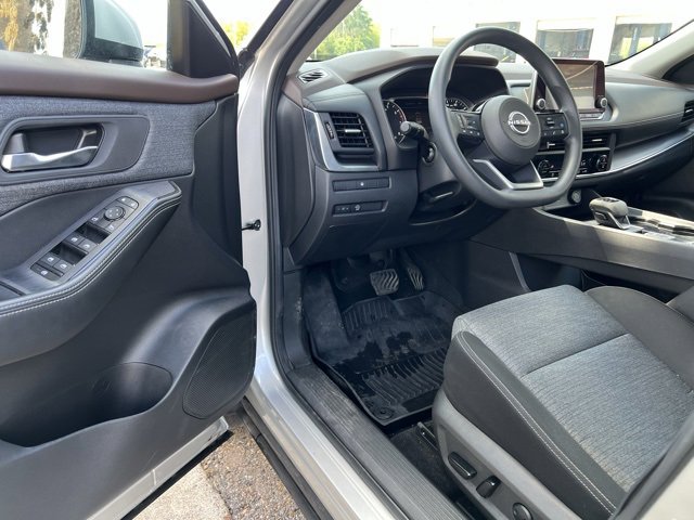 Certified 2023 Nissan Rogue SV image 20