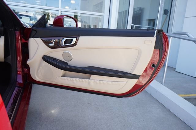 Used 2020 Mercedes-Benz SLC 300 image 22