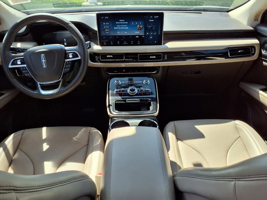 Used 2023 Lincoln Nautilus Reserve w/ Luxury Package image 9