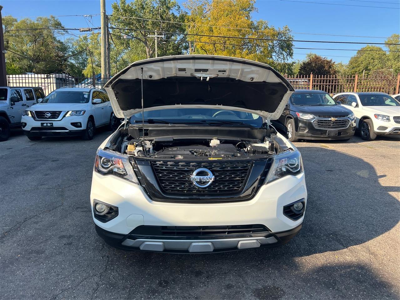 Used 2020 Nissan Pathfinder SL AWD/4WD image 11