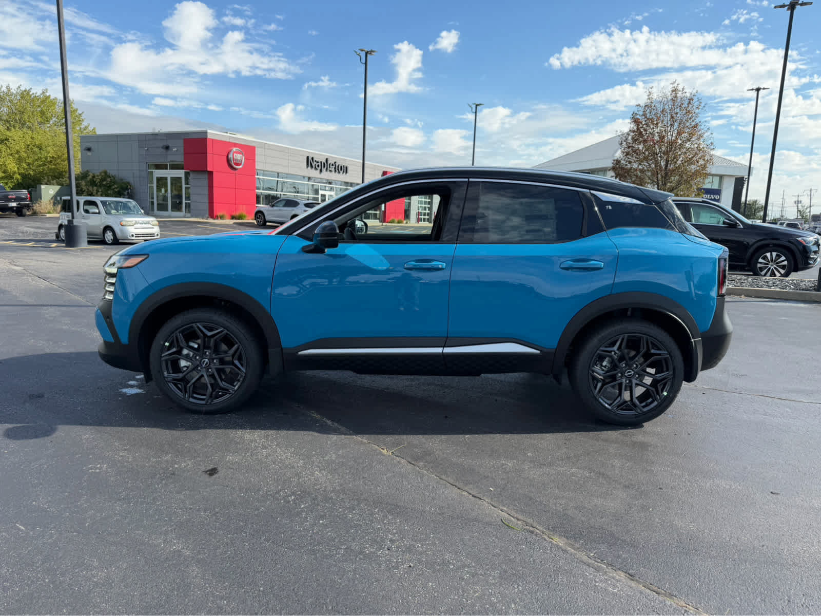 New 2027 Nissan Kicks SR w/ SR Premium Package AWD/4WD image 4