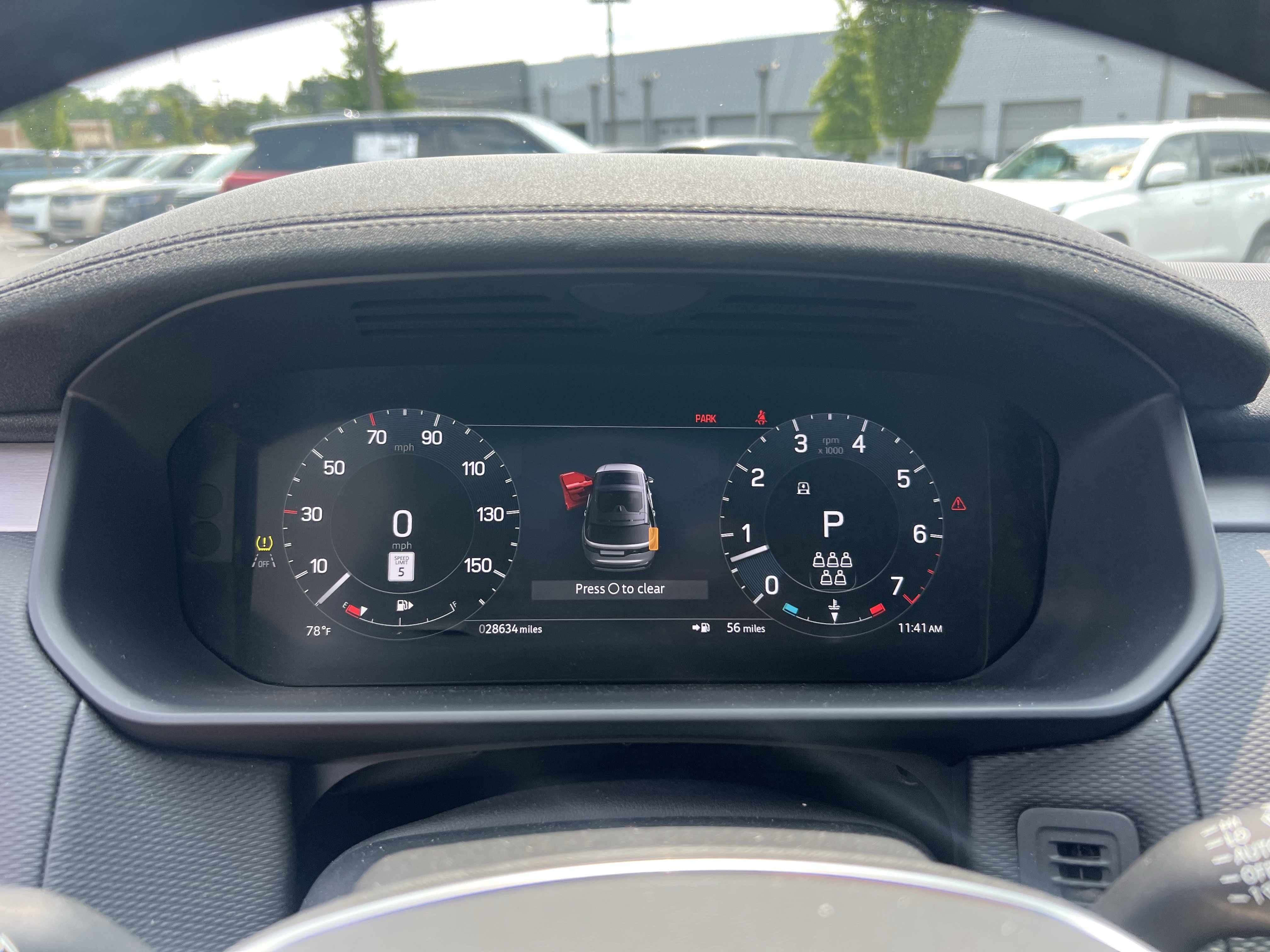 Used 2024 Land Rover Discovery Dynamic SE AWD/4WD image 24