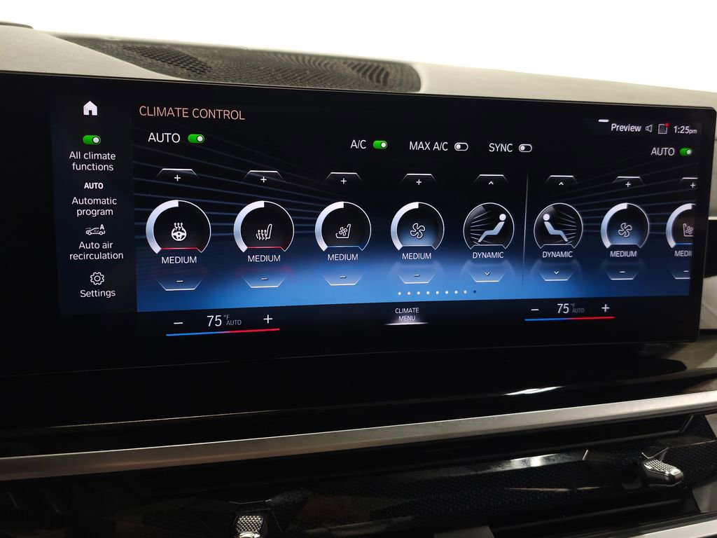 Used 2023 BMW X7 xDrive40i w/ M Sport Package AWD/4WD image 32