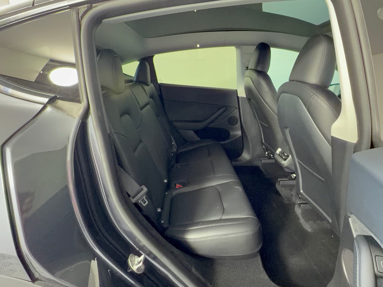 Used 2025 Tesla Model Y Performance AWD/4WD image 29