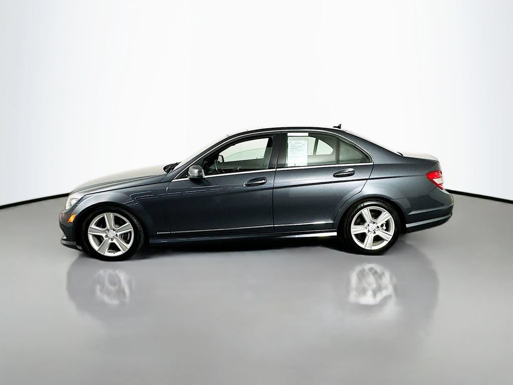 Used 2011 Mercedes-Benz C 300 4MATIC Sedan image 5