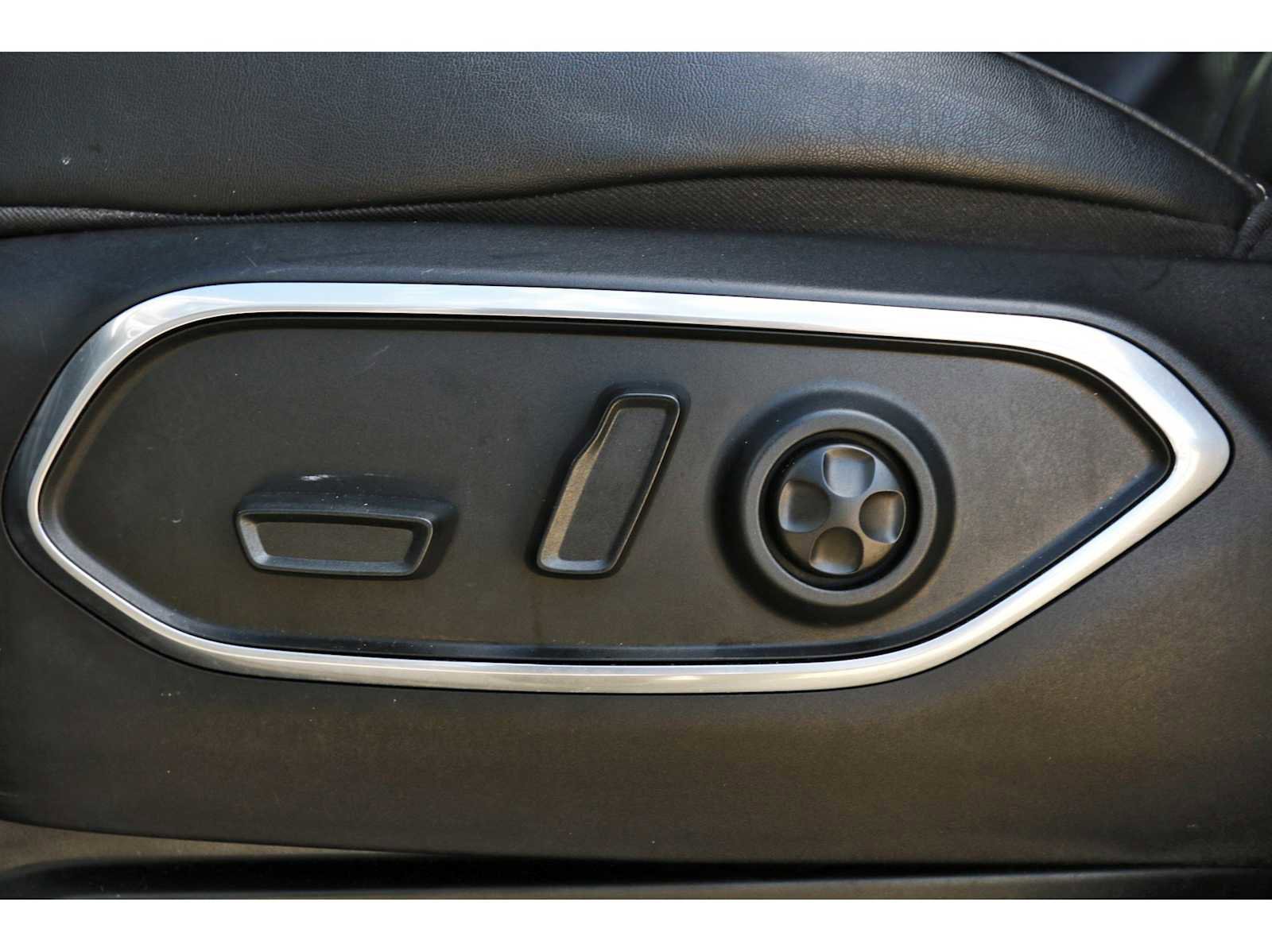 Used 2022 Jeep Wagoneer Series III w/ Flexible Seating Group image 28