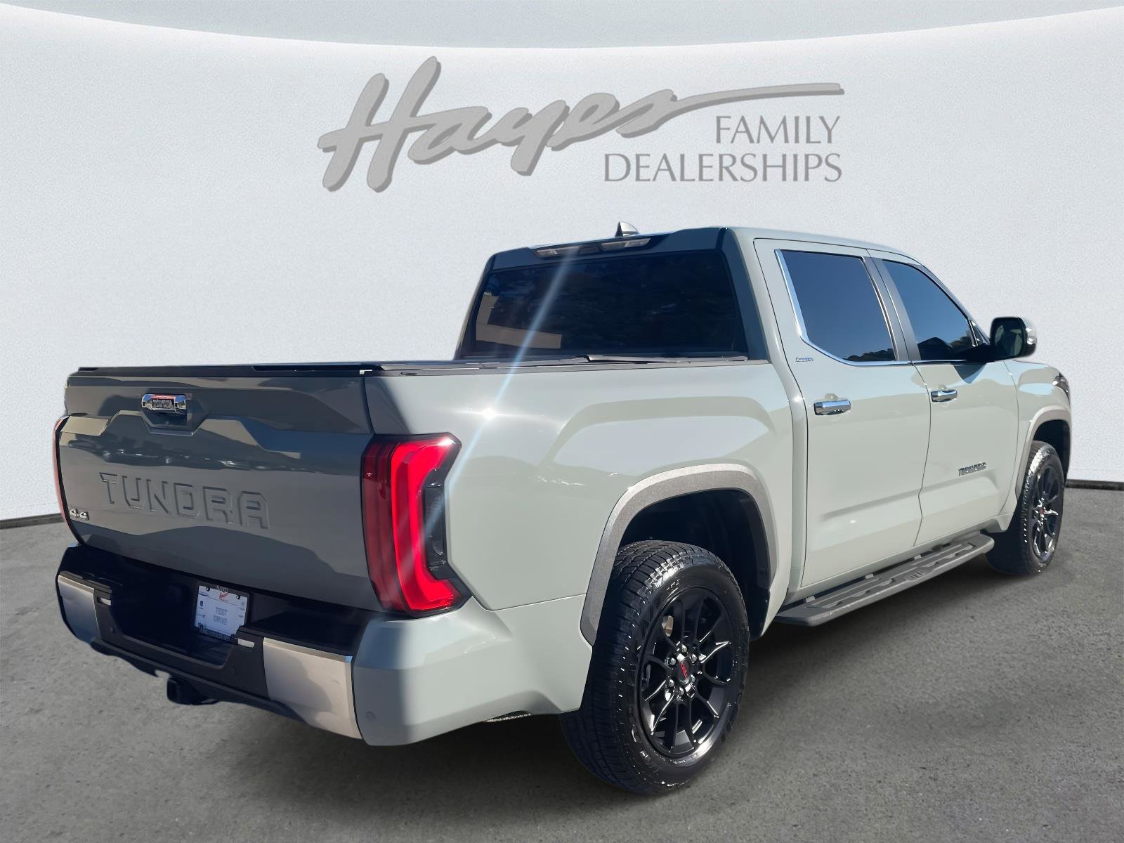 Used 2024 Toyota Tundra Limited image 34