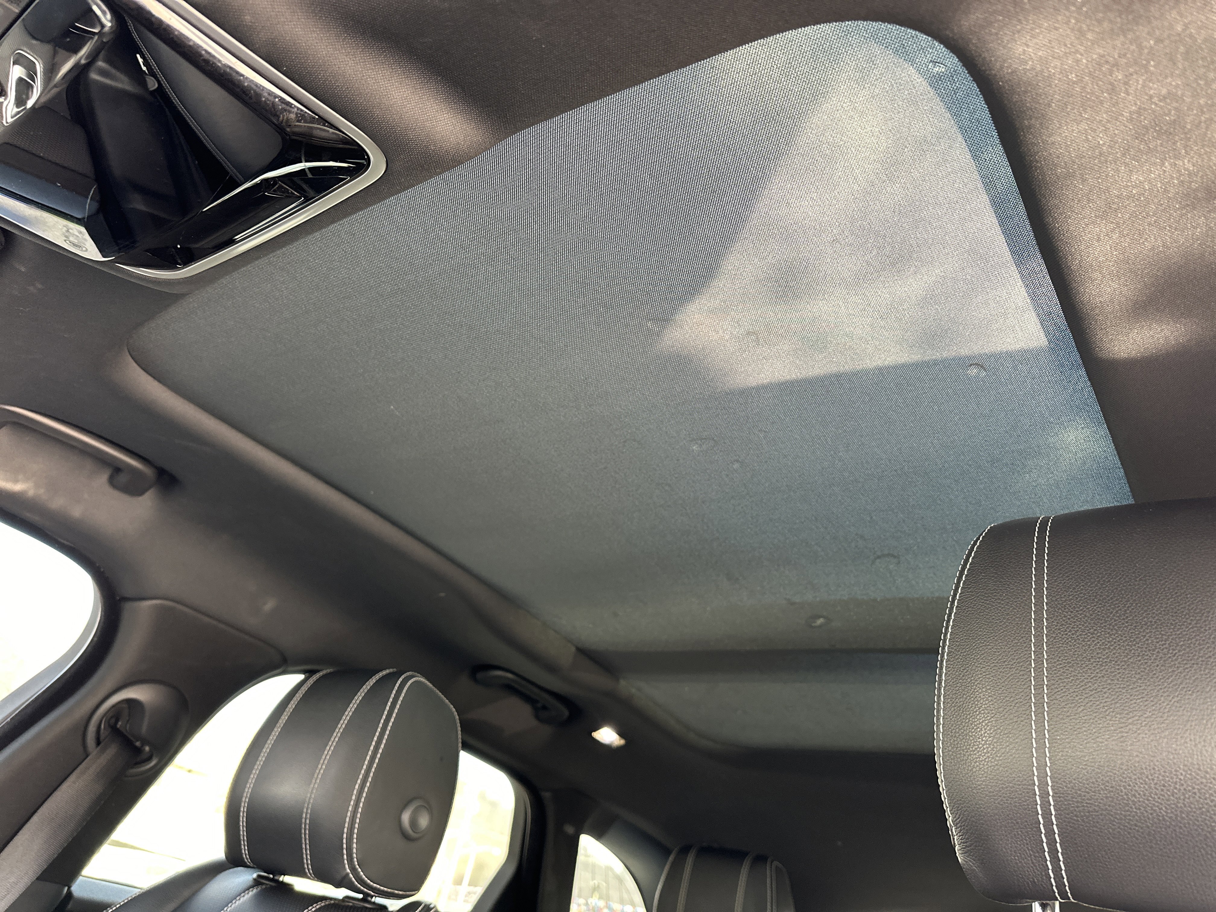 Used 2020 Land Rover Range Rover Velar S image 27