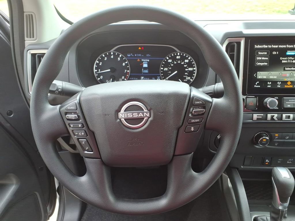 Used 2025 Nissan Frontier SV AWD/4WD image 17