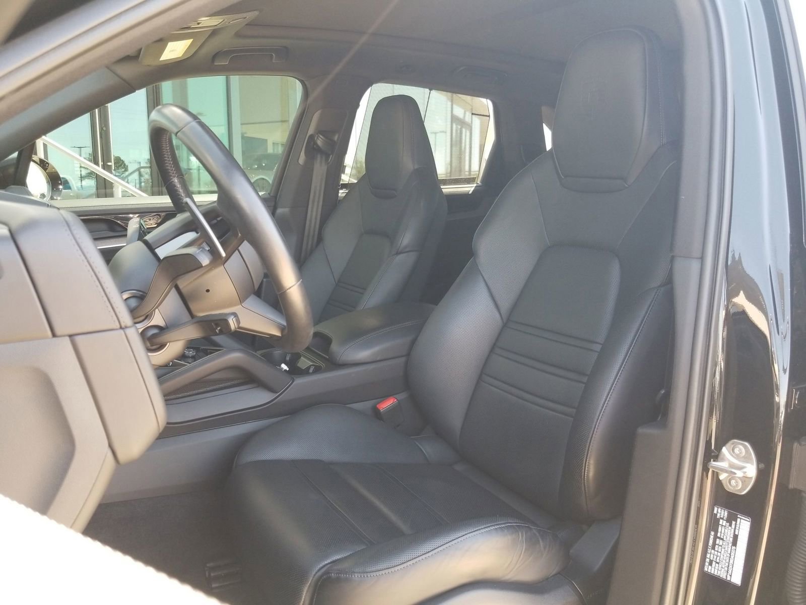 Used 2024 Porsche Cayenne image 4