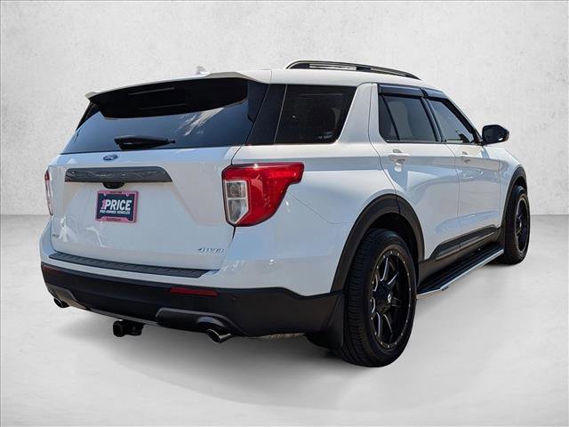 Used 2022 Ford Explorer XLT w/ Equipment Group 202A AWD/4WD image 5