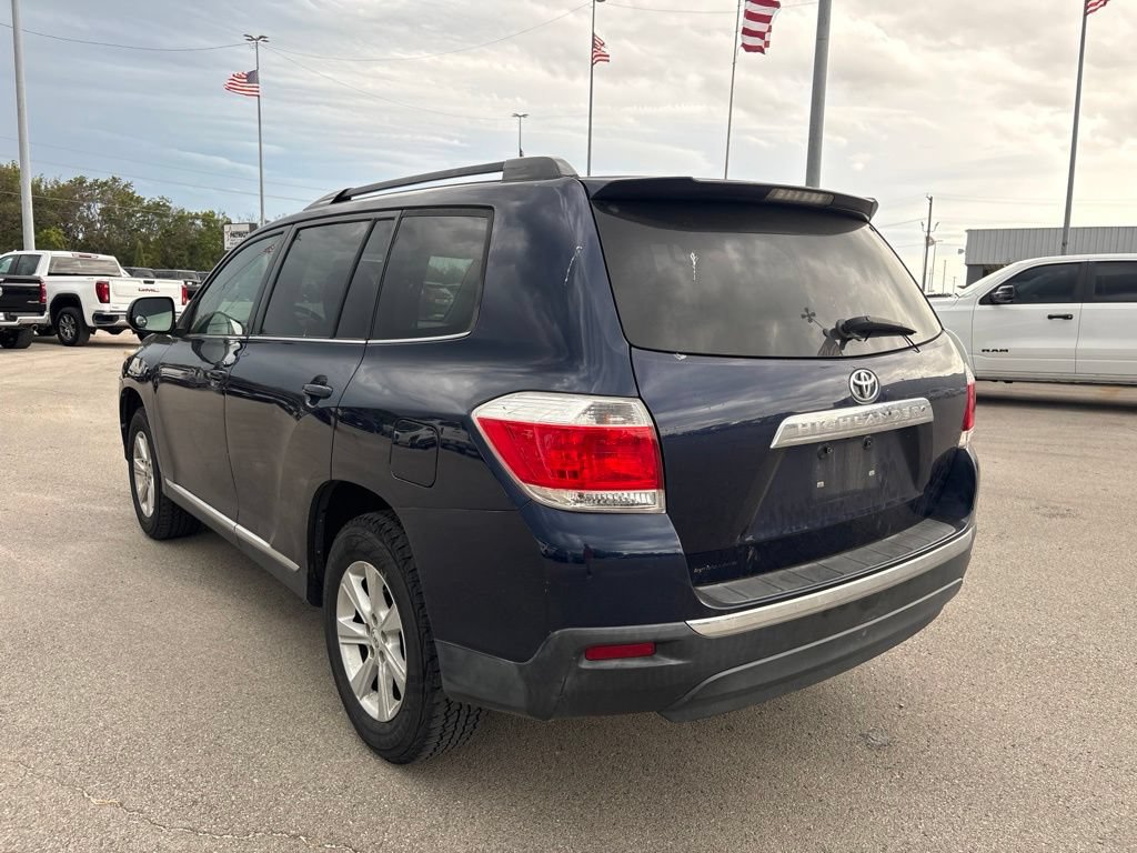 Used 2011 Toyota Highlander 2WD w/ Tech Pkg image 12