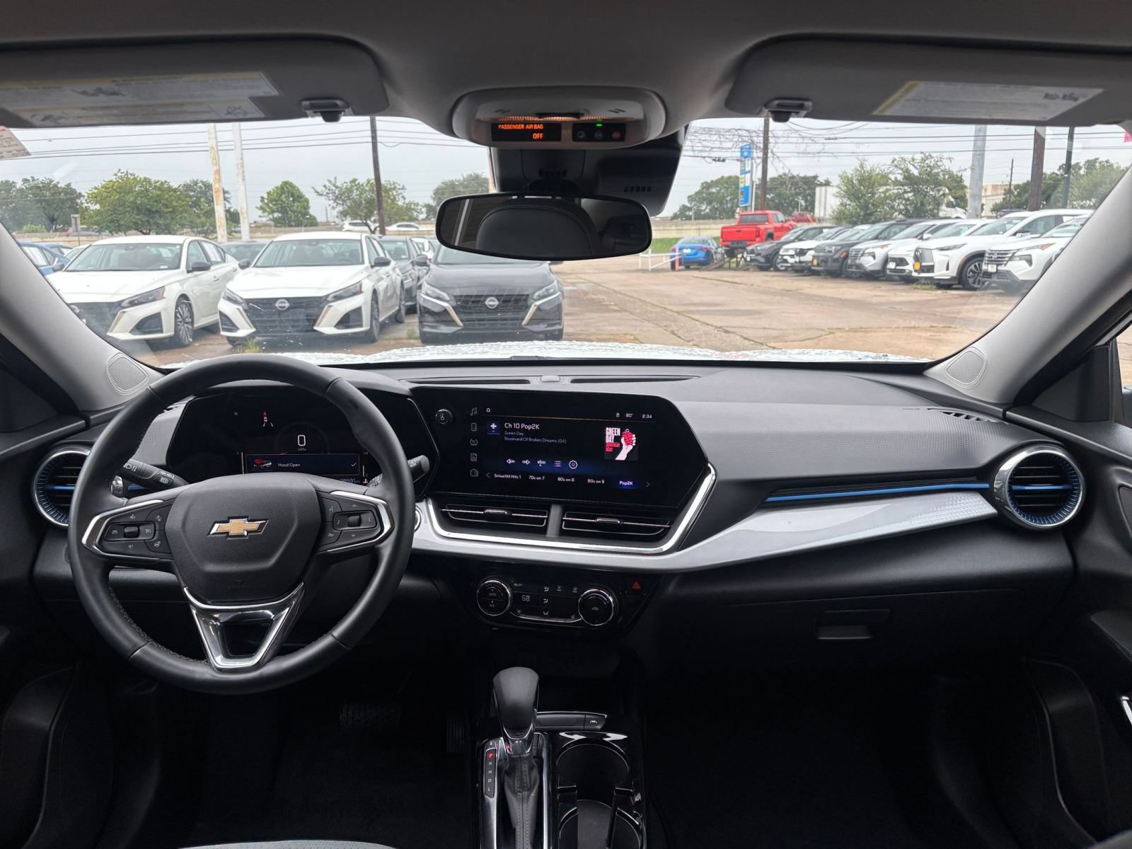 Used 2025 Chevrolet Trax LT w/ LT Convenience Package FWD image 27