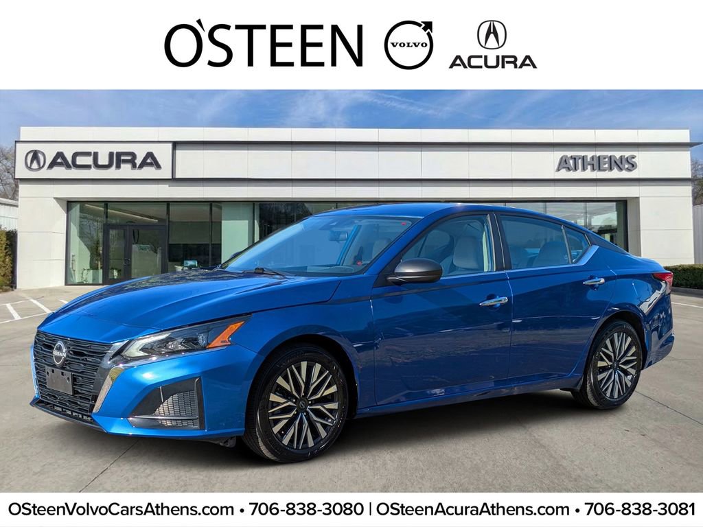 Used 2025 Nissan Altima 2.5 SV FWD image 1