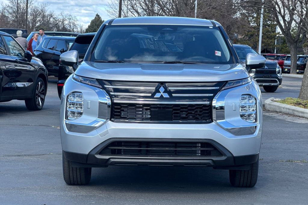 New 2026 Mitsubishi Outlander ES AWD/4WD image 9