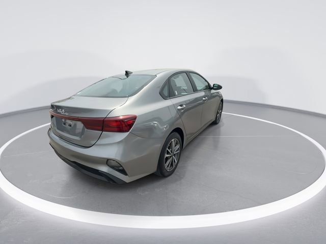 Used 2023 Kia Forte LXS w/ LXS Technology Package FWD image 8