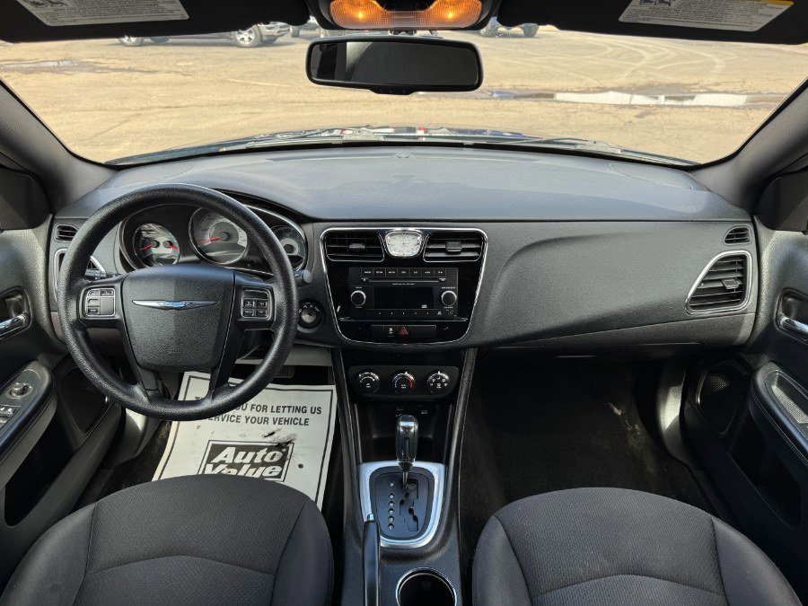 Used 2014 Chrysler 200 LX image 20