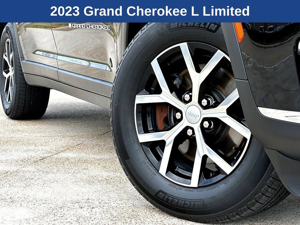 Used 2023 Jeep Grand Cherokee L Limited w/ Luxury Tech Group II RWD image 2