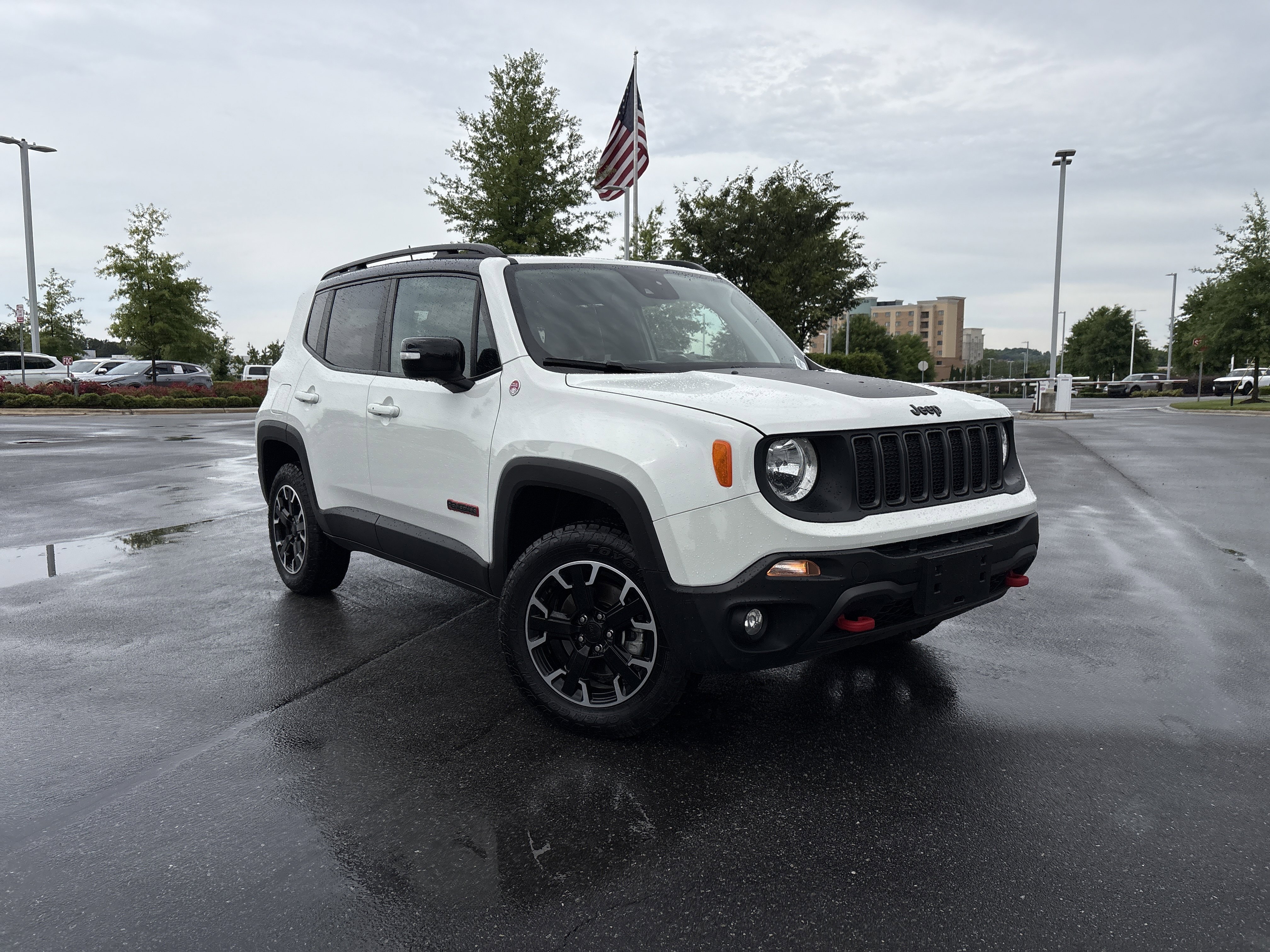 Certified 2023 Jeep Renegade Trailhawk AWD/4WD image 2