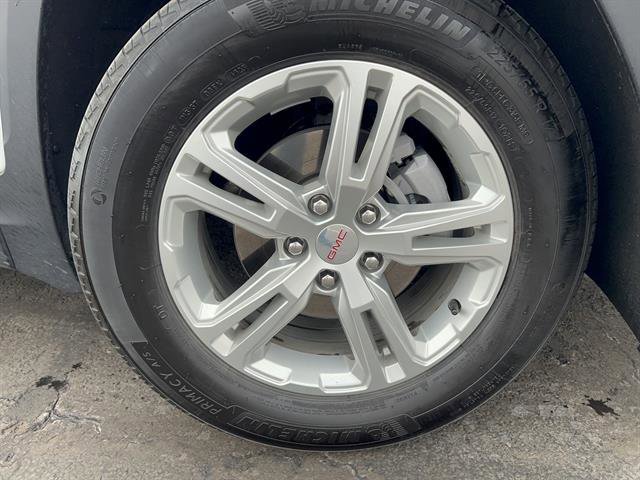 Used 2024 GMC Terrain SLE w/ Driver Convenience Package image 10