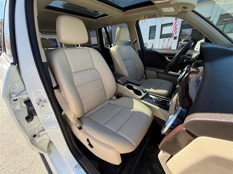 Used 2014 Mercedes-Benz GLK 350 4MATIC image 32